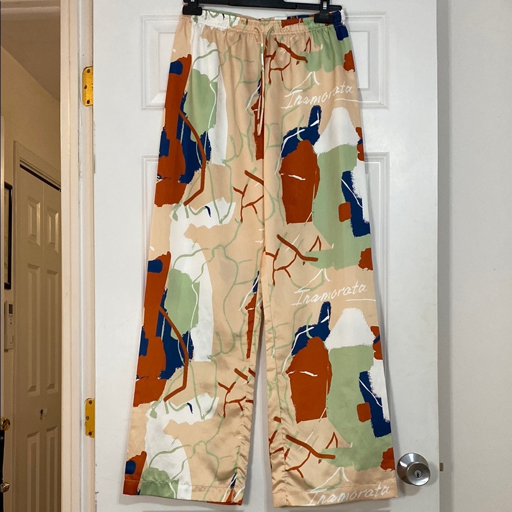 iNAMORATA Abstract Print Pants in Cream and Green